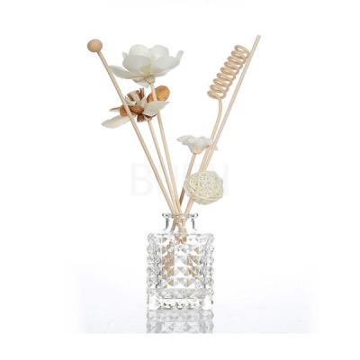 Chine Bouteille en verre Reed Car décoratif 100ml de diffuseur d'arome d'espace libre de Transaprent à vendre