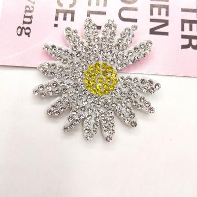 China Non-woven Flatback Sunflower Rhinestone Pearl Hair Accessories Dressing Bag Shoe Accessories Patch for sale