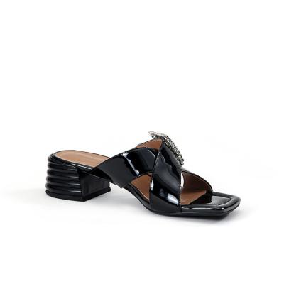 China Fashion Trend Ladies Low Heel Summer Shoes Spring Sandal Woman High Quality Transparent Comfortable Sandals Slippers for sale