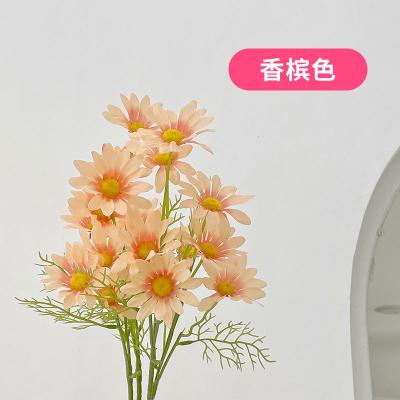 China Simulated daisy bouquet, chamomile fake flower, plastic silk flower, home decoration, photography props, simulated flower for sale