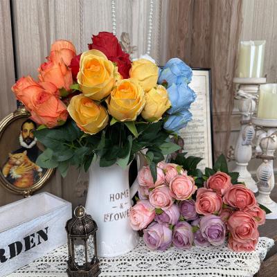 China 7-köpfige Corolla-Simulation Rose, falscher Blumenstrauß, Seidenblume, künstliche Blume, Hochzeitssaal, High-End-Wohnzimmerdekoration zu verkaufen