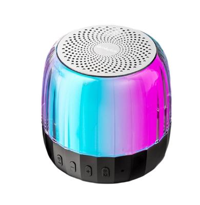 中国 Bluetooth スピーカー,15W RMS出力,89mm スピーカー.BT,TFカード (32GBまで),FMラジオ,およびカラフルなライトをサポートします. 販売のため
