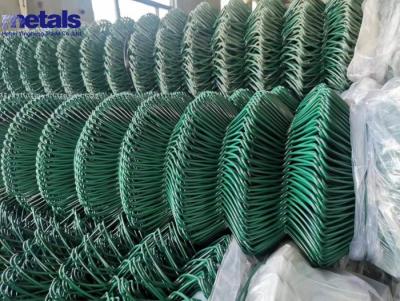 China High Quality Green PVC Coated Diamond Chain Link Mesh Fence 50mm*50mm For Gardens à venda