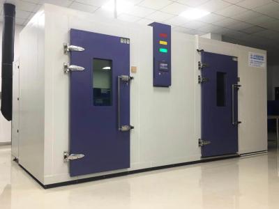 Chine Promenade de LIYI 2 portes dans l'opération de givrage de chambre de contrôle environnemental de chambre d'essai à vendre
