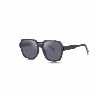 China Nylon Lens Good Quality Vintage Mens Promotional Black Sunglasses for sale