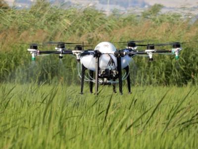 China Personalización M4E-1 Aeronave de pulverización de pesticidas de fibra de carbono para pulverizador de drones agrícolas en venta