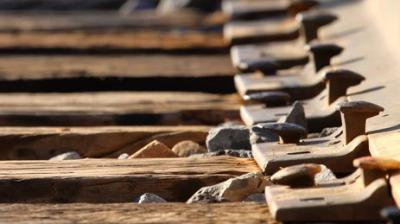 China Las espinas de perros de óxido negro aprobadas por la ISO para la construcción de ferrocarriles resistentes y duraderos en venta