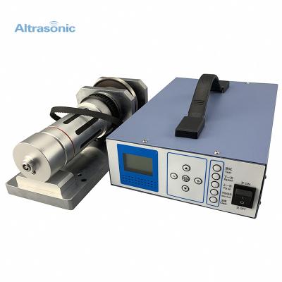 China De Ultrasone Naaimachine van 800 W, de Ultrasone Verzegelende Delen van de Materiaalkern Te koop