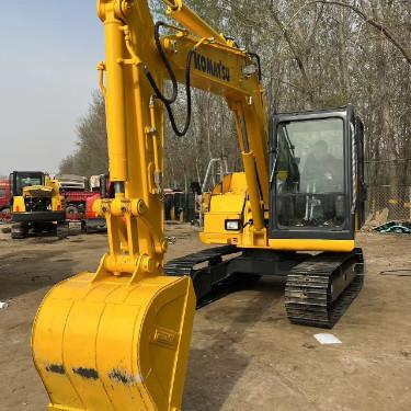 Chine Utilisé Komatsu PC70 Mini Excavator 4 cylindres équipement de construction compact refroidi à l'eau à vendre
