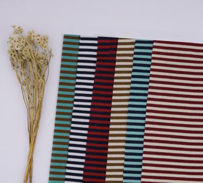 China Tejido de punto a rayas, antiarrugas y crujiente, cómodo y amigable para la piel, para camiseta en venta