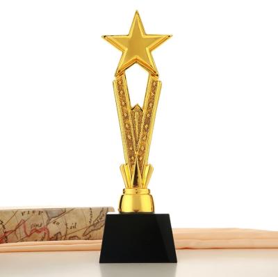 China Simple and modern creative resin trophy decoration resin crafts custom resin trophy for sale