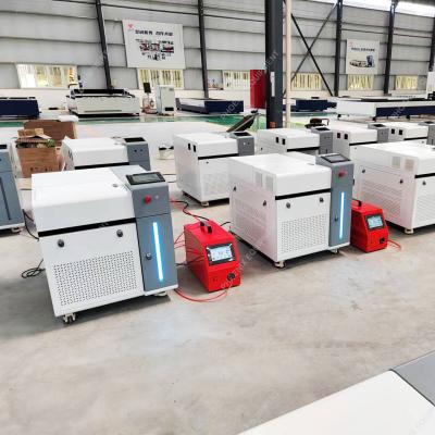 Cina 1500W Industrial 3 in 1 Fiber Laser Cleaner Saldatore Cutter Spot Saldatura Machine di pulizia in vendita
