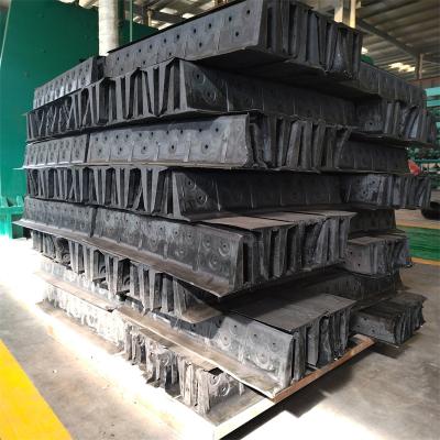 China Cinturão transportador lateral corrugado de cabo de aço de borracha de trabalho pesado à venda
