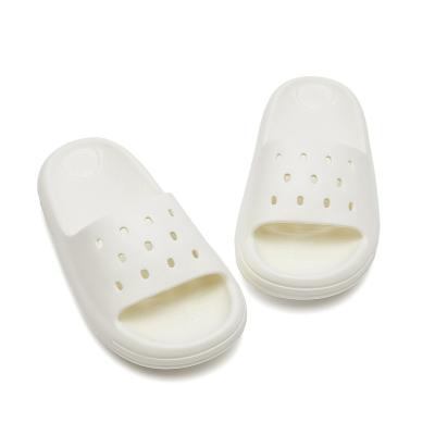 China Flat Children's EVA Slippers Boys Girls Beach Sandals Kids Home Bathroom Flip Flops EVA Kids Slippers European safety inspection for sale