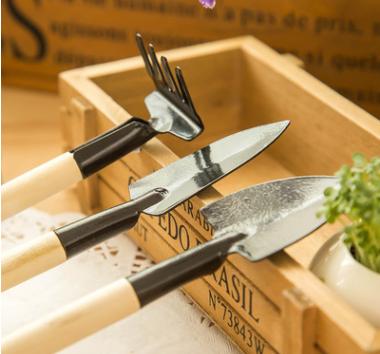 China Eco-friendly garden tools 3 pieces set shovelhousehold multifunctional mini plant loose soil shovel for sale