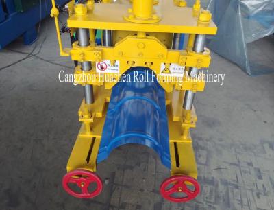 China Hydraulic Cutting Intelligent Steel Roofing Tile Forming Machine With Yakamas Drive for sale