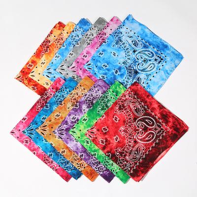 China Custom Multinational Polyester Paisley Bandanas Square Sports Door Bandanas for sale