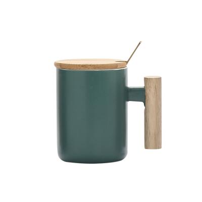 China Gift Box Porcelain Coffee Mug Viable Ceramic Mug With Wood Handle Spoon Lid And Metal Wooden Handle 400ml Capacity 400ml Ceramic Mug Set for sale