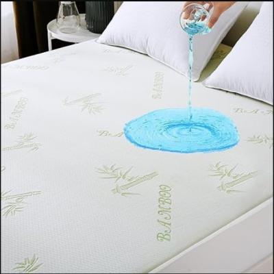 Cina 100% impermeabile Bambù Materasso Grandezza Regina Protector Materasso Traspirante Copertura Grandezza Regina Letto raffreddamento 3D Tessuto aria Letto Pad Copertura tasca profonda in vendita
