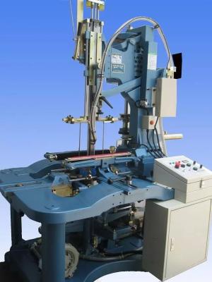 China Máquina semiautomática de la fabricación de cajas del regalo con el sistema de control de Omron Japón en venta