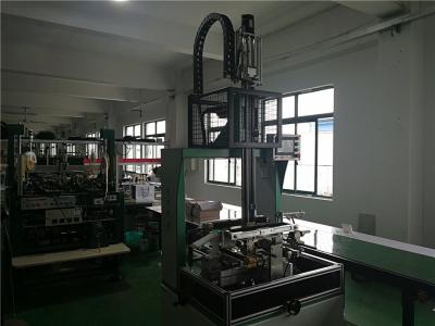Chine Machine rigide de fabrication de cartons de système de contrôle de PLC 1 - épaisseur de papier de 4mm 0 - 200pcs/Min à vendre