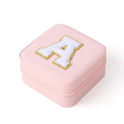 China Tragbare kleine Pu-Leder-Perlen-Velvet-Pink-Schmuckschachtel zu verkaufen