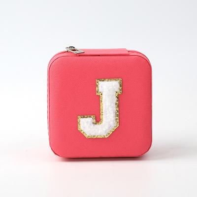 China Luxus-Schmuck Geschenk-Speicher-Box benutzerdefinierte tragbare kleine Leder Rose Rot Schmuck-Organisator Reisetasche zu verkaufen