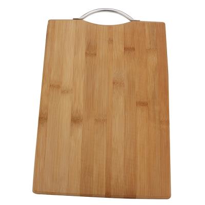 China 18mm Sustainable Recycled Natural Bamboo Cutting Plate Strong Wooden Cutting Board With Metal Handle for sale