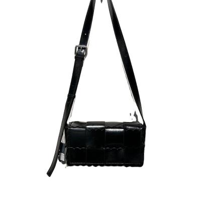 China Other Wholesale Customized LOGO Ladies Leather Woven handbags High Quality Ladies Cross-body baguette Bag For Women for sale