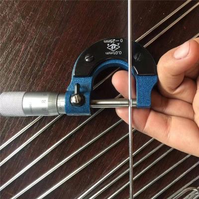 China De Kleerhangers van de het Metaaldraad van Chemisch reinigenwinkels, De Heldere Hangers van de Kleuren Zilveren Draad Te koop