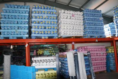 China Tejido ESD de rejilla antiestática de 5 mm 110GSM avanzado para prendas de vestir de sala limpia en venta