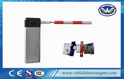 China A barreira central da entrada de automóveis de RS 485 bloqueia a alta velocidade 0.6s com o braço redondo do tubo à venda