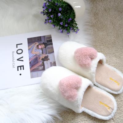 China Heart 2021 Anti-skid Fuzzy Slippers Faux Rabbit Warm Fluffy Fur Closed Toe Indoor Slippers for sale