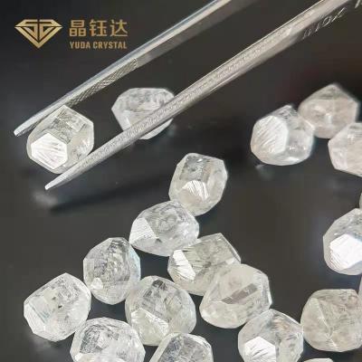 Cina Diamanti sviluppati laboratorio ruvido bianco di Def contro chiarezza Hpht Diamond For Jewelry non tagliato in vendita