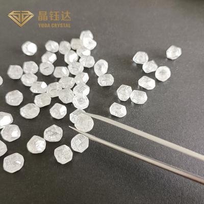 Cina 1 carati HPHT sviluppato laboratorio Diamond For Jewelry Making ruvido non tagliato in vendita