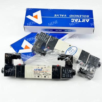 China 4V230C-08 válvula electromagnética AIRTAC para fluidos de precisión Regla 5 puerto 3 posición en venta