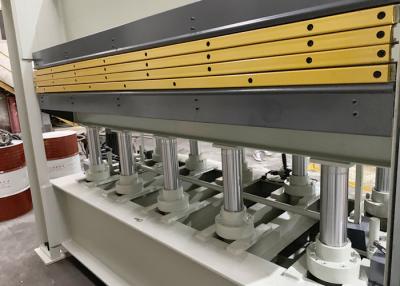 Китай Durable машины давления облицовки мебельной промышленности деревянный с цепью безопасности продается