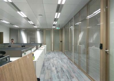 Chine Séparation en verre insonorisée en aluminium de bureau de séparation en verre de mur de cadre à vendre