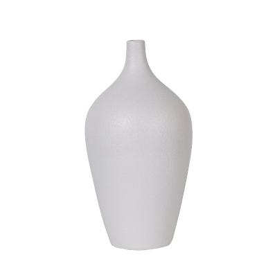 China Fashion Minimalist Design Nordic Ceramic Desktop Home Decor Dried Flower White Vase for sale
