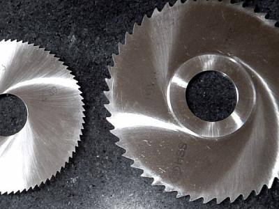 China Las hojas de sierra circulares del HSS con pasos cortaron el acero, acero inoxidable, cobre, el rajar del metal en venta