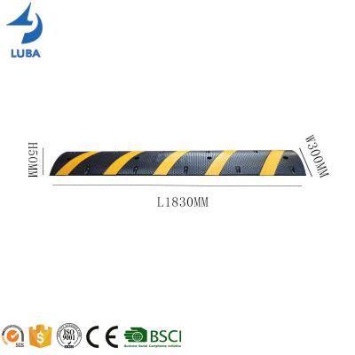 China New Durable Integral 6 Foot Speed Bump Reflective Rubber Bump 1830*300*50mm For Road Safety for sale