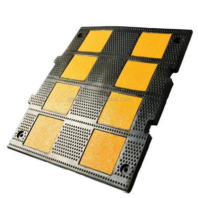 China Custom Black Yellow Portable Road Compression Press School Shopping Mall Speed Resistance Rubber Bump Anti-fade/Anti-Pressure/Anti-Dump Protection for sale