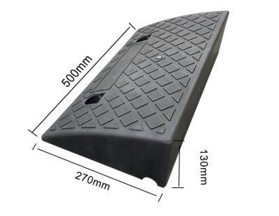 China Reflective Tape Ensure Maximum Visibility Road Bump Factory Price Rubber Speed Bump / Speed Curb Bump for sale