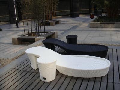 China High Heel Shoes Shaped Cane Daybed , White Resin Wicker Daybed for sale