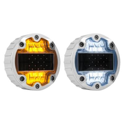 Chine Réflecteurs solaires pour la route Lumière avec 6 LED et batterie Ni-MH intégrée Temps d'éclairage 100h à vendre