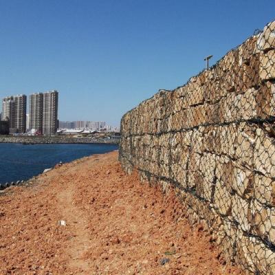 Cina Sistema di recinzione di gabioni a strisce da 80 x 100 mm / cesti di gabioni tessuti in vendita