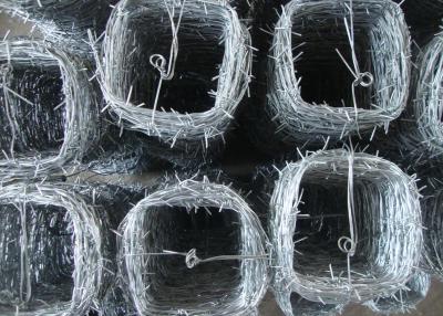 Cina Recinzione della protezione ad alta resistenza di ossidazione del filo spinato di 3.4mm in vendita