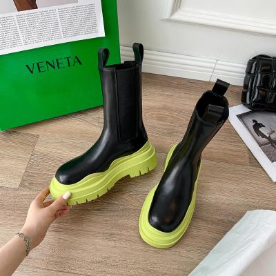 China Waterproof 2021 New Arrivals Genuine Leather Thick Soled Chelsea Women White Waterproof Women Boot for sale