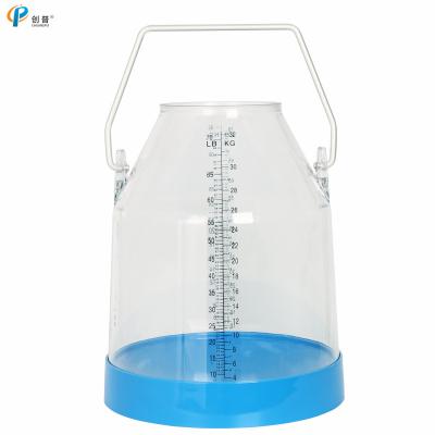 中国 32L の 搾乳 桶 柄 が 透明 で 大規模 な 搾乳 に 用い られる 耐久 性 販売のため