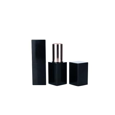 Chine 3.5g AL Bouteille lisse rectangulaire noire avec bouchon noir pour tube de rouge à lèvres vide à vendre